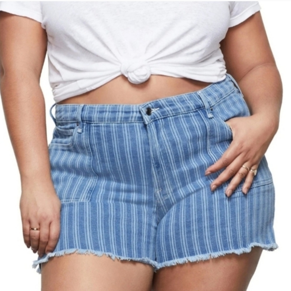 ⚜️Good American Blue Jean Shorts with Frayed Hem